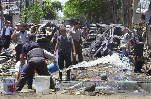 Bom Bali 2002 menewaskan 202 orang. 