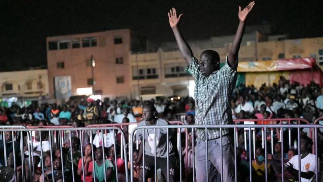 Maroko mendapat dukungan dari seluruh bangsa di Afrika - termasuk kerumunan di Senegal - saat mereka menghadapi Prancis