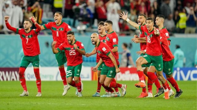 Maroko lolos ke perempat final Piala Dunia untuk pertama kalinya setelah mengalahkan Spanyol melalui adu penalti